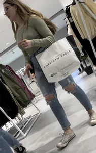 Hot Blonde Pawg In Jeans Shopping