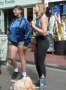 Guitar playing blonde babe with a nice ass and vtl in tight leggings