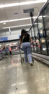 Chubby Girl with a nice BUTT… VPL