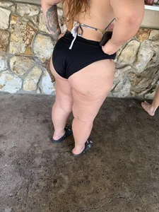 Thick red head stood in front of me for a reason