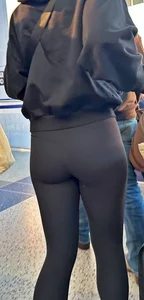 Hot Blonde in ALO at airport (with face)