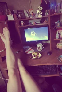 Teen girls and their feet