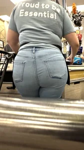 Cashier thick ass mmmm mmm