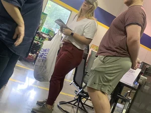 Big booty older lady in tight sweats