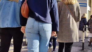 Sibling rivalry on who has the best looking booty