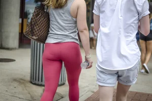 Thick blonde with a nice ass in pink leggings