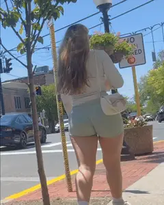 Thicc chick and her friend afternoon stroll w/ tight green yoga shorts