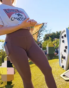 Blonde Fit Mommy - Big Cameltoe (OC)