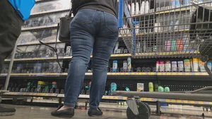 Cute Blonde GILF PAWG VPL