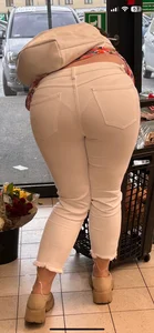 Nice Big Ass White Jeans Blonde Milf  Not OC
