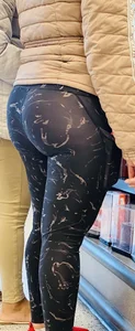 Nice latina cheeks in leggins‼️