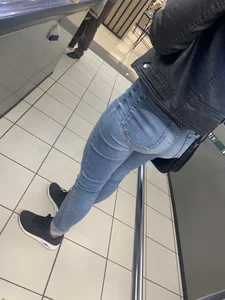 Teen slut tight jean ass