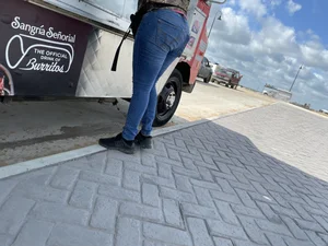 Again this thick milf at job site