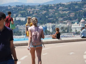 Candid cheeky blonde in short jean shorts looking hot