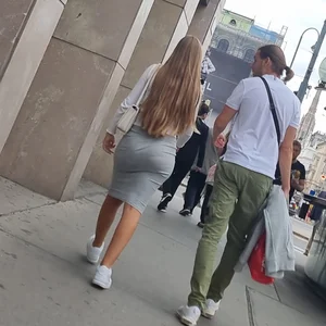 Juicy street booty