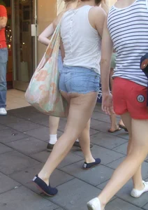 A couple girls out in shorts showing their ass cheeks