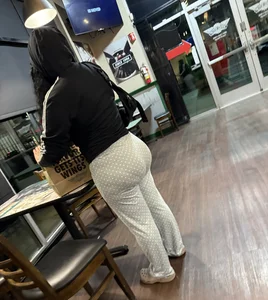 Phat bblw latina milf at wingstop