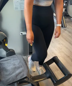 Slim thick beauty at the gym