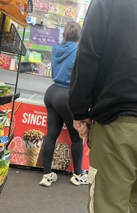 Big booty Latina in neighborhood store (oc)