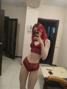 Leaked selfies of a girl with an awesome body in leggings and underwear