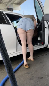 Whooty cheeks at car wash