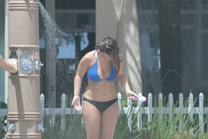 Candid Florida beach and bikini girls
