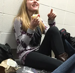 Blonde With Thin Legs in Yoga Pants Sitting on the Floor Creepshots Gallery