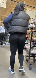 Tight booty Asian chic in black‼️
