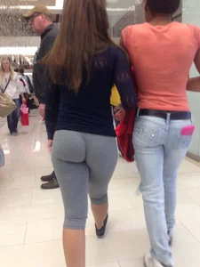 Bubble booty in grey tights creepshot