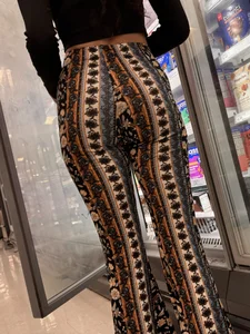 [OC] Tight College Chick with a Booty in Patterned Flare Leggings