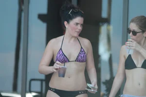 Another gallery of sexy Deerfield Beach girls in bikinis