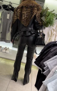 (OC) SQUAT GIFs Pretty MILF Christmas Tree In Leather Pants