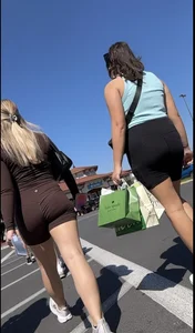 LOCOS  Blonde with a nice ass