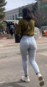 Asian Bubble Butt in Jeans