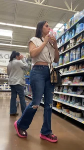 Sexy latina milf with great ass