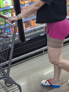 Latina mami w/ amazing bubble in pink shorts