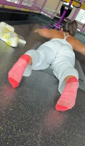 Gym ass in sweats & socks (close up)