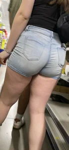Hot college PAWG in tight Jean shorts!