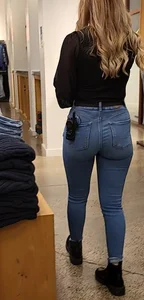Bubble butt blonde in tight jeans