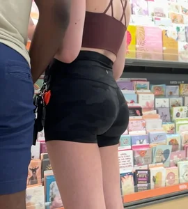 Beautiful Blonde PAWG in Lulu Leggings