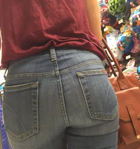 Walmart milf shopping in tight jeans looking hot