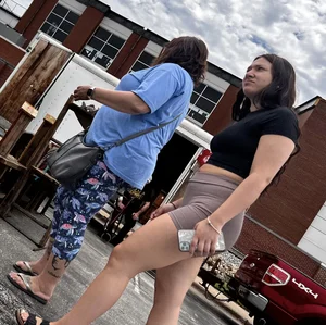 Shopping at the farmers market