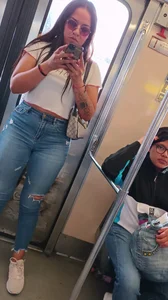 Latina  con un culo enorme