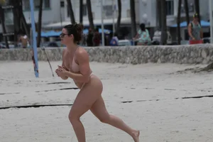 Candid Florida beach and bikini girls