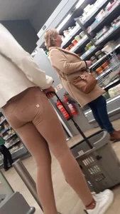 First post. Slim tight ass in leggings