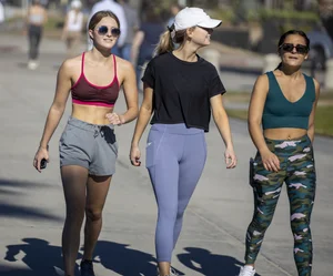Hot candid summer girls collection