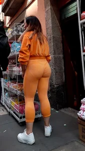 Mexican in leggings with a perfect ass… excellent VPL
