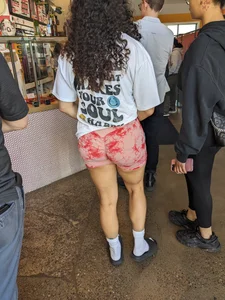 Super thick Latina in pizza shop OP
