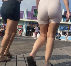 Pawg in sexy tan bodysuit on boardwalk(ALL OC)