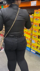 Nice thick milf in jeans